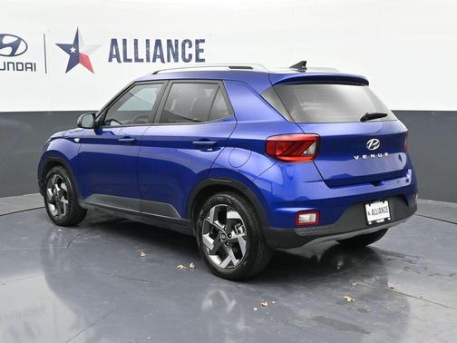 2022 Hyundai VENUE SEL