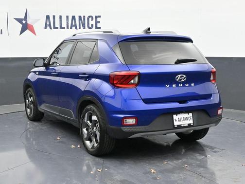 2022 Hyundai VENUE SEL