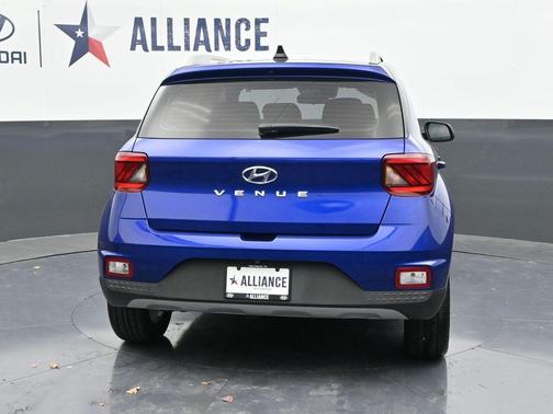 2022 Hyundai VENUE SEL