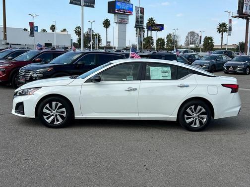 2025 Nissan Altima S FWD