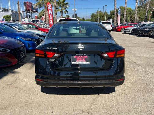 2025 Nissan Altima S FWD