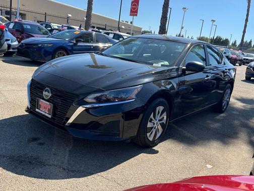 2025 Nissan Altima S FWD