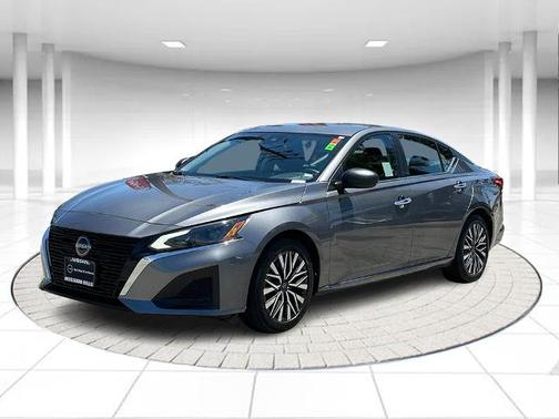 Gun Metallic 2024 Nissan Altima 2.5 SV