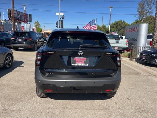 2025 Nissan Kicks SV