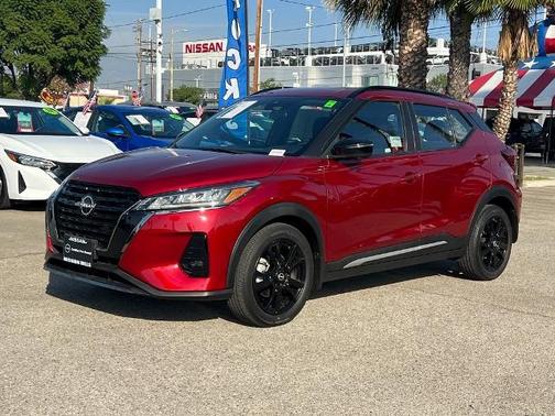2023 Nissan Kicks SR