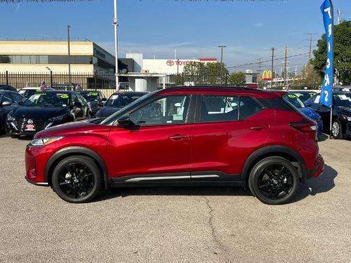 2023 Nissan Kicks SR
