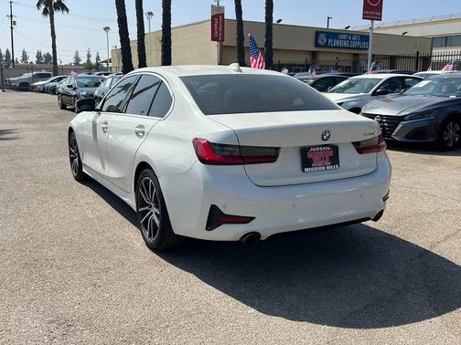 2019 BMW 330 330i