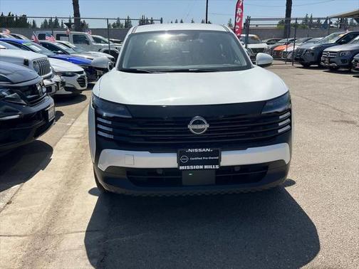 2025 Nissan Kicks SV
