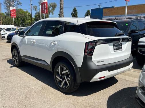 2025 Nissan Kicks SV