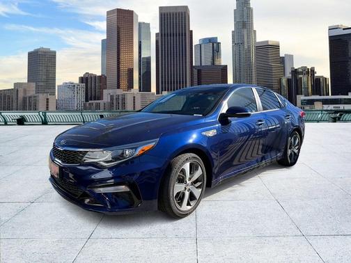 Photo 1 of 25 of 2020 Kia Optima S
