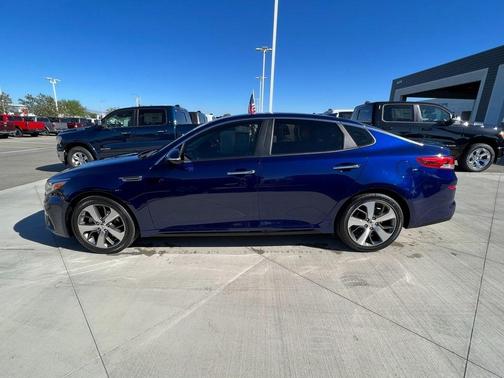 Photo 4 of 25 of 2020 Kia Optima S