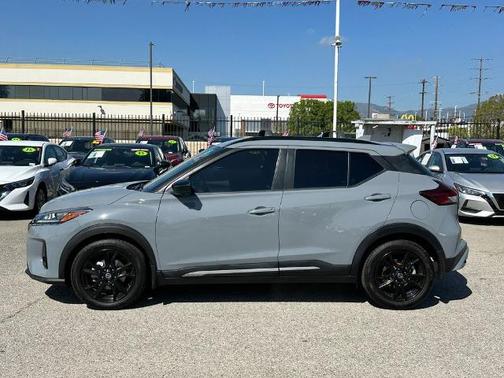 2021 Nissan Kicks SR