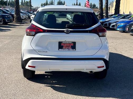 Fresh Powder 2025 Nissan Kicks Play S