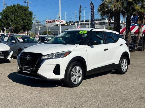 2025 Nissan Kicks Play S