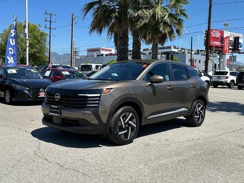 2025 Nissan Kicks SV