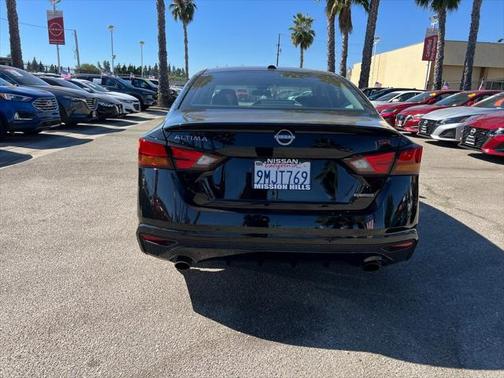 2024 Nissan Altima SR VC-Turbo FWD