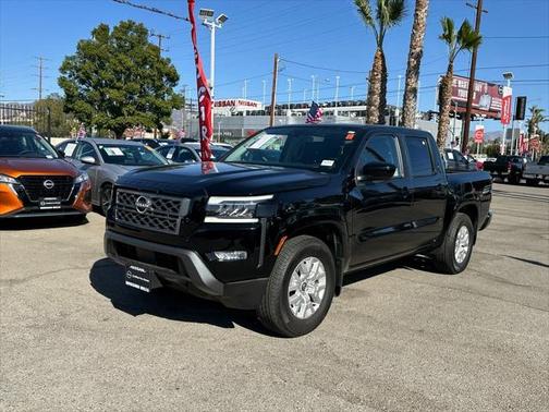 2023 Nissan Frontier SV