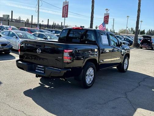2023 Nissan Frontier SV