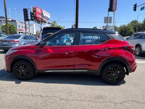 2023 Nissan Kicks SR