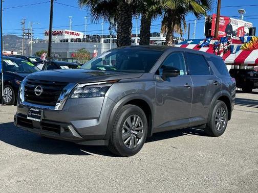 2025 Nissan Pathfinder S