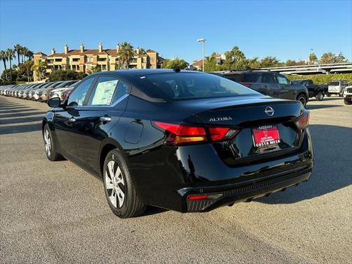 2025 Nissan Altima S FWD
