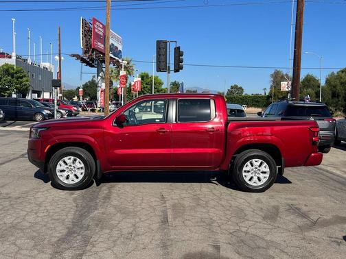 2022 Nissan Frontier SV