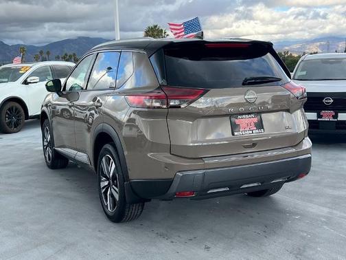 2025 Nissan Rogue SL