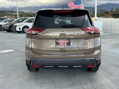 2025 Nissan Rogue SL