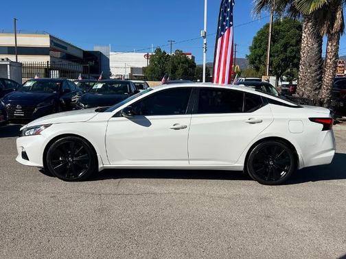 2022 Nissan Altima 2.5 SR