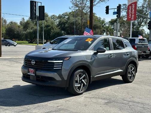 2025 Nissan Kicks SV