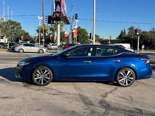 2023 Nissan Maxima SV