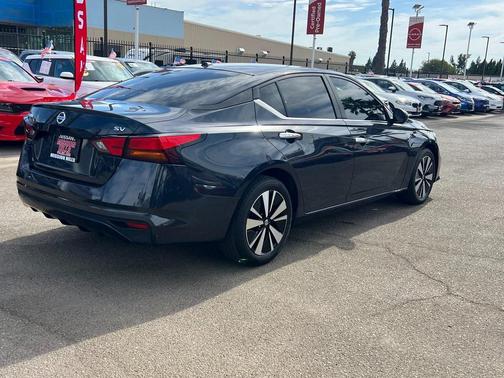 2021 Nissan Altima 2.5 SV