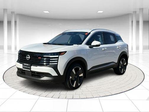 Aspen White Tri 2025 Nissan Kicks SR
