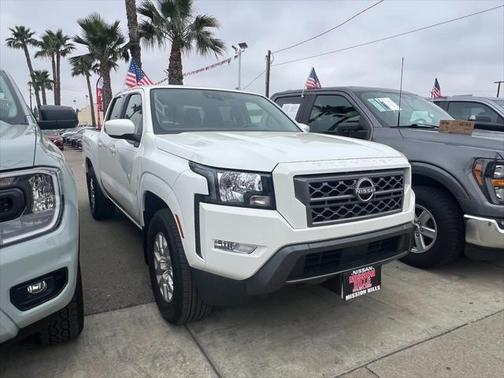 2024 Nissan Frontier SV
