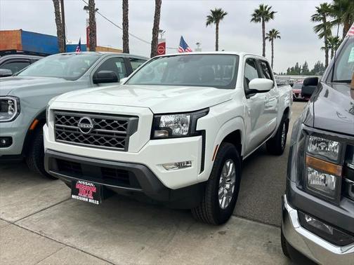 2024 Nissan Frontier SV