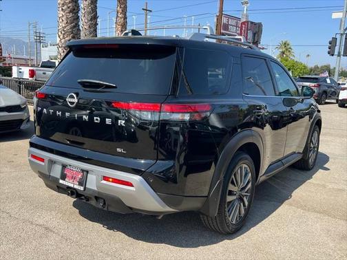 2024 Nissan Pathfinder SL FWD