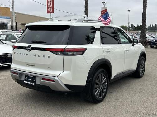 2024 Nissan Pathfinder SL FWD