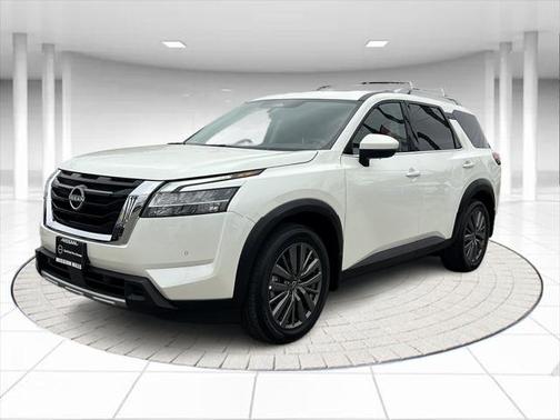 2024 Nissan Pathfinder SL FWD