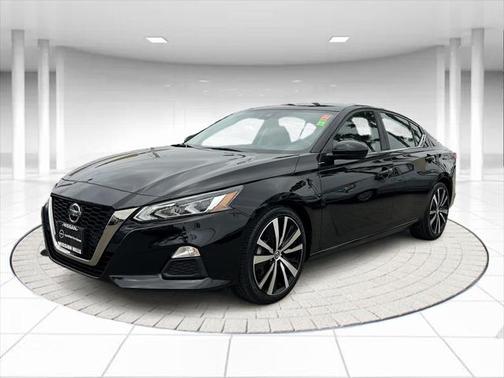 2022 Nissan Altima SR FWD