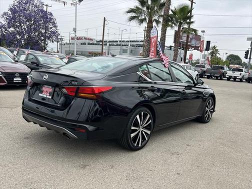 2022 Nissan Altima SR FWD