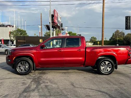 2025 Nissan Frontier SV