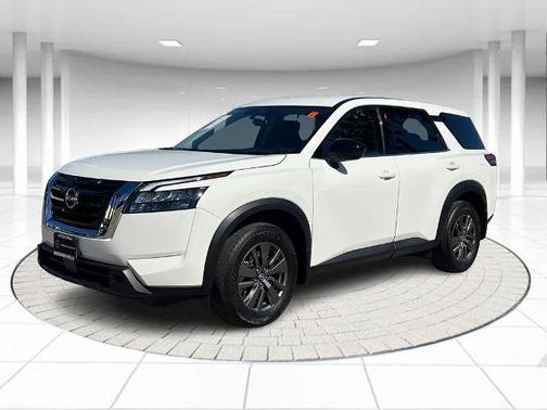 2024 Nissan Pathfinder S