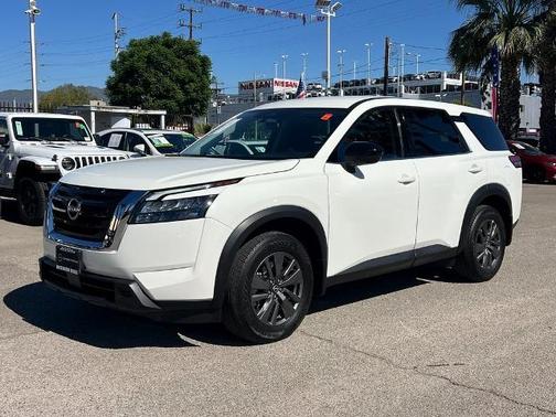 2024 Nissan Pathfinder S