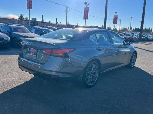 2023 Nissan Altima SR VC-Turbo FWD