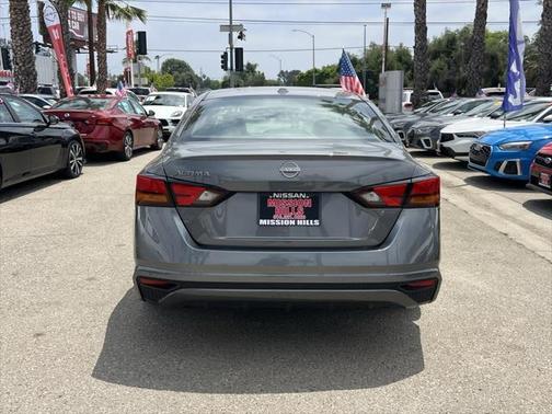 2025 Nissan Altima S FWD