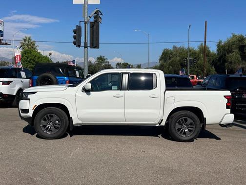 2025 Nissan Frontier SV