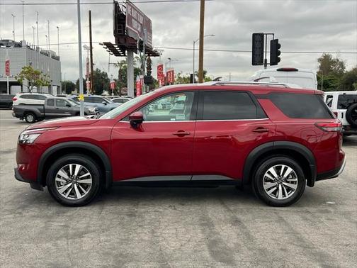 2024 Nissan Pathfinder SL FWD