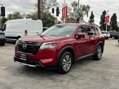 2024 Nissan Pathfinder SL FWD