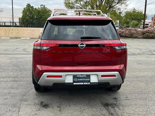 2024 Nissan Pathfinder SL FWD
