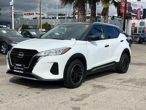 2023 Nissan Kicks S